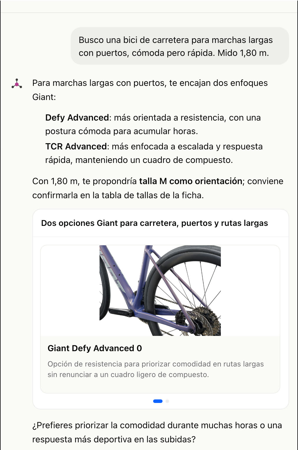 Conversación real: el asistente recomienda una bici de carretera, explica el porqué, orienta la talla y enseña las fichas con foto